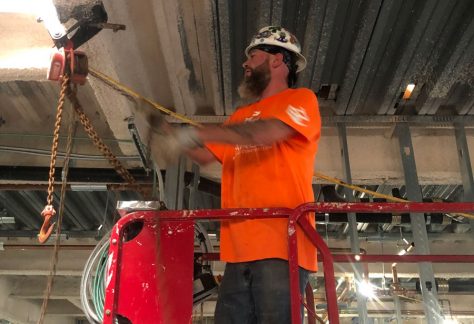 Sheet Metal Worker with chain pulley